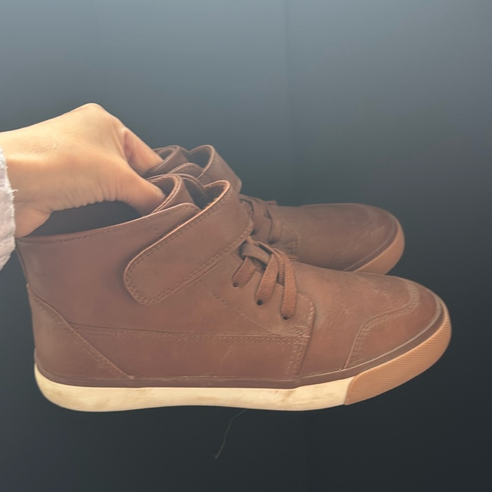 Boy dress shoes size 4